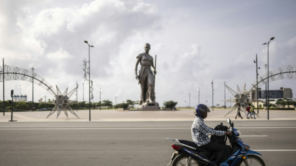 Benim volta à normalidade após tentativa de golpe de Estado no domingo