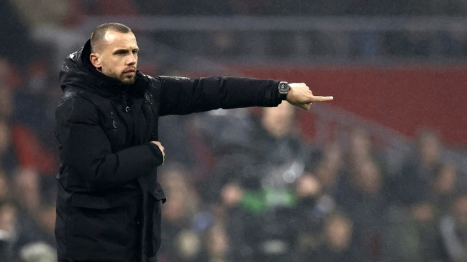 Lanterna da Champions, Ajax demite t&eacute;cnico John Heitinga