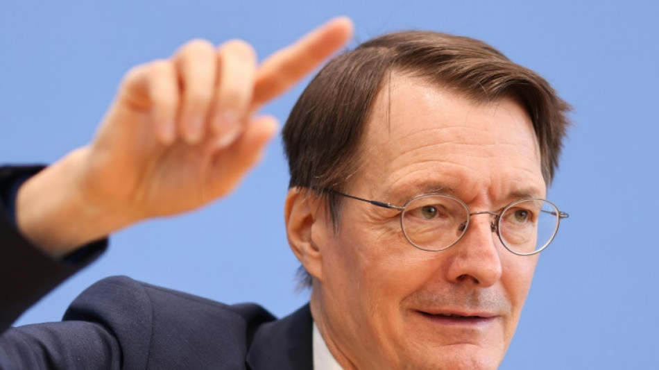 Lauterbach: Ablehnung von Eilantrag gegen Pflege-Impfpflicht setzt "richtige Priorit&auml;t"