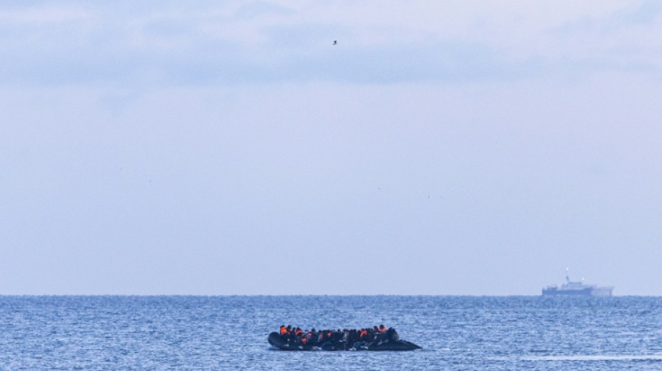 Duas mulheres morrem asfixiadas em barco de migrantes a caminho do Reino Unido
