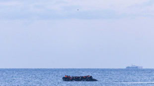 Duas mulheres morrem asfixiadas em barco de migrantes a caminho do Reino Unido