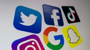 Las redes sociales están alimentando problemas de salud mental en adolescentes, alerta un informe