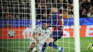 Barcelona rout Copenhagen to reach Champions League last 16