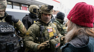 Manifestantes desafiam opera&ccedil;&otilde;es contra imigrantes em Minneapolis ap&oacute;s deten&ccedil;&atilde;o de crian&ccedil;a