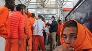 Equador deporta mais de 800 presos colombianos em meio a protestos de Bogotá