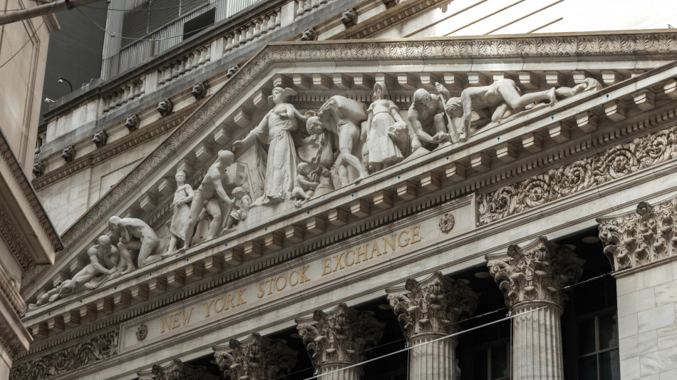 Wall Street apre positiva con occupazione aprile, Dj a +0,39%, Nasdaq a +0,60%