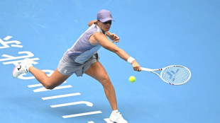 In-form Swiatek cruises past wildcard to start China Open title bid