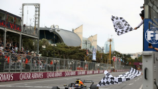 Verstappen vence GP do Azerbaijão; Piastri abandona e Bortoleto é 11º