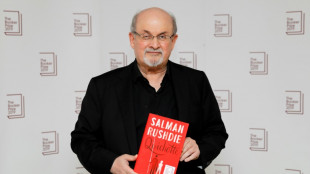 Activistas y disidentes responsabilizan a Ir&aacute;n del ataque a Rushdie