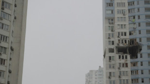 Kyiv mayor calls for temporary evacuation over heating outages