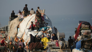 Tanques y aviones israelíes bombardean Ciudad de Gaza y el éxodo de palestinos continúa