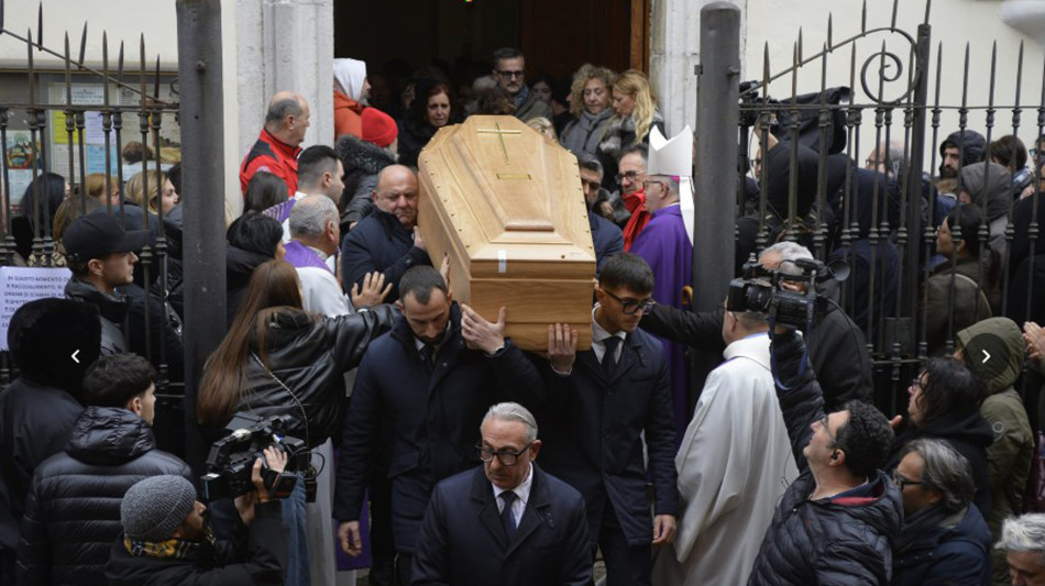 I funerali di Aurora, 'una violenza che lascia senza fiato'