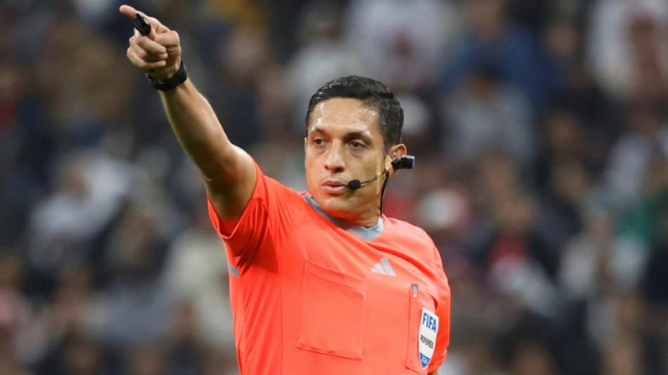 Câmeras corporais dos árbitros não exibirão lances polêmicos na Copa do Mundo de Clubes