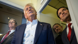 China cometi&oacute; "error" al restringir las tierras raras, dice jefe del Tesoro de EEUU