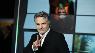 Ruffalo prete che indaga su Wojtyla in Santo Subito! di Bonello