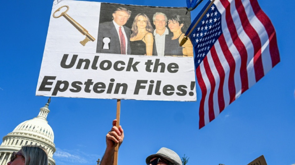 Une lettre écrite à Epstein et attribuée à Trump rendue publique 