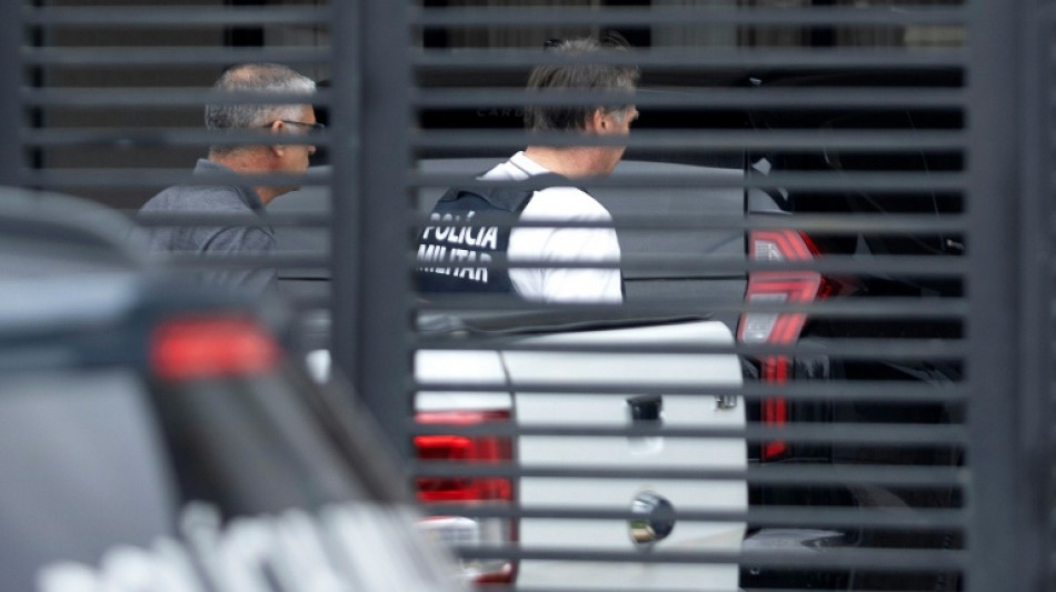 Bolsonaro deixa hospital e vai para casa cumprir pris&atilde;o domiciliar