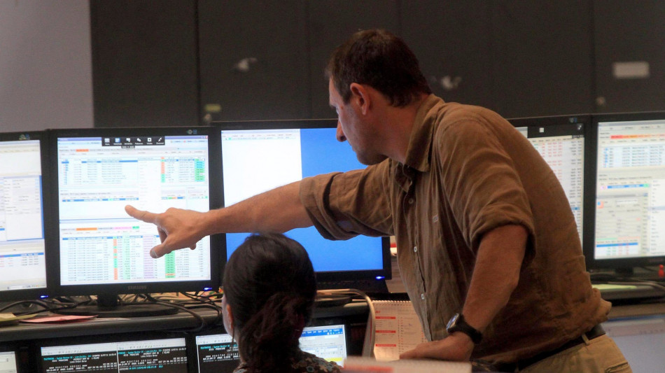 Lo spread tra Btp e Bund decennali tedeschi chiude in calo a 62,8 punti