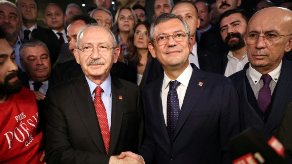 Graft case piles pressure on Turkey's main opposition