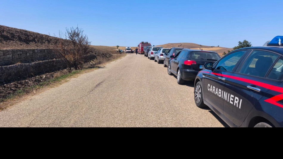 Furgone con braccianti si ribalta nel Foggiano, un morto e 8 feriti