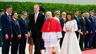 El papa pide acabar con las "narrativas divisivas" en su primer d&iacute;a en Espa&ntilde;a