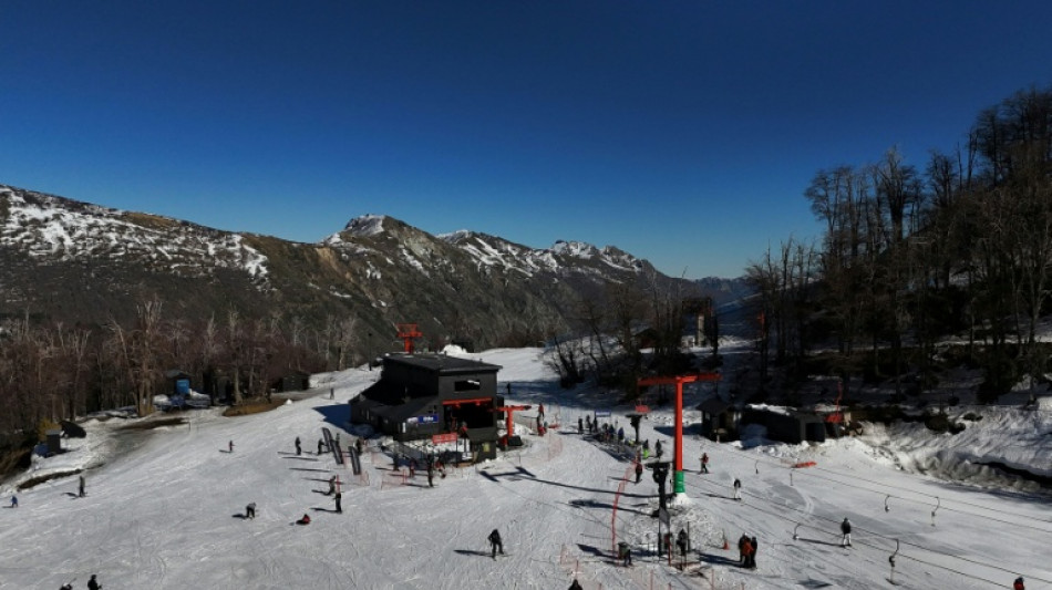 Com a neve diminuindo, estações de esqui do Chile se adaptam às mudanças climáticas