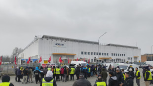 'Danni ai furgoni a carico dei lavoratori', in agitazione appalti Amazon a Bologna