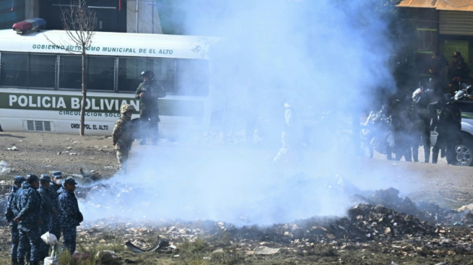 Suben a 22 los muertos por accidente de avi&oacute;n militar cargado de dinero en Bolivia