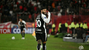 Memphis Depay dá ultimato ao Corinthians por valores atrasados