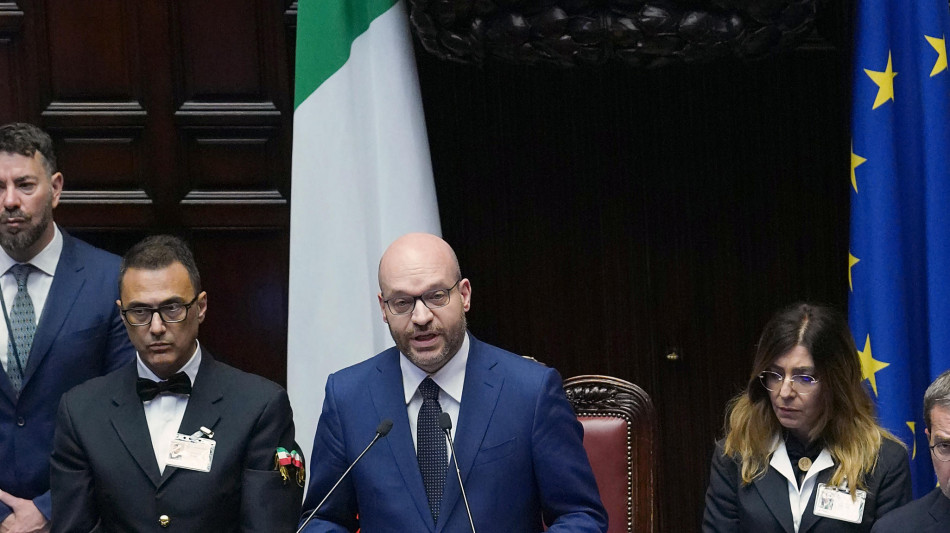 Fontana scrive a deputati questori per avvio istruttoria su caso Silvestri