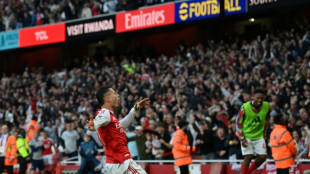 Martinelli marca nos acréscimos e Arsenal empata com Manchester City (1-1)
