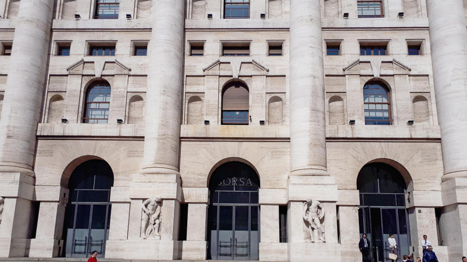 Borsa: Milano chiude in calo (-1,28%), pesa Stellantis, bene Eni