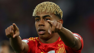 Lamine Yamal se encontra com ídolo Neymar em suas férias no Brasil