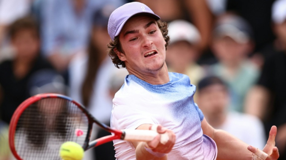 João Fonseca cai na 1ª rodada do ATP 500 de Halle; Sinner avança