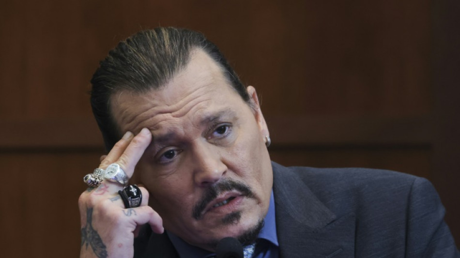 Depp dice que acusaciones de agresi&oacute;n por parte de Heard son "extravagantes"