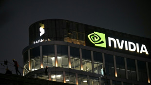 Seoul hits fresh record on mixed day for stock markets