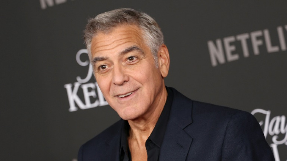 Trump critica la naturalizaci&oacute;n francesa de George Clooney y su familia