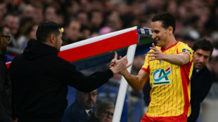 Lens eye top spot in Ligue 1 as they take title fight to PSG