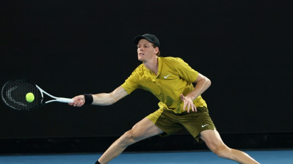 Sinner sobrevive ao calor e avan&ccedil;a no Aberto da Austr&aacute;lia; Osaka abandona por les&atilde;o