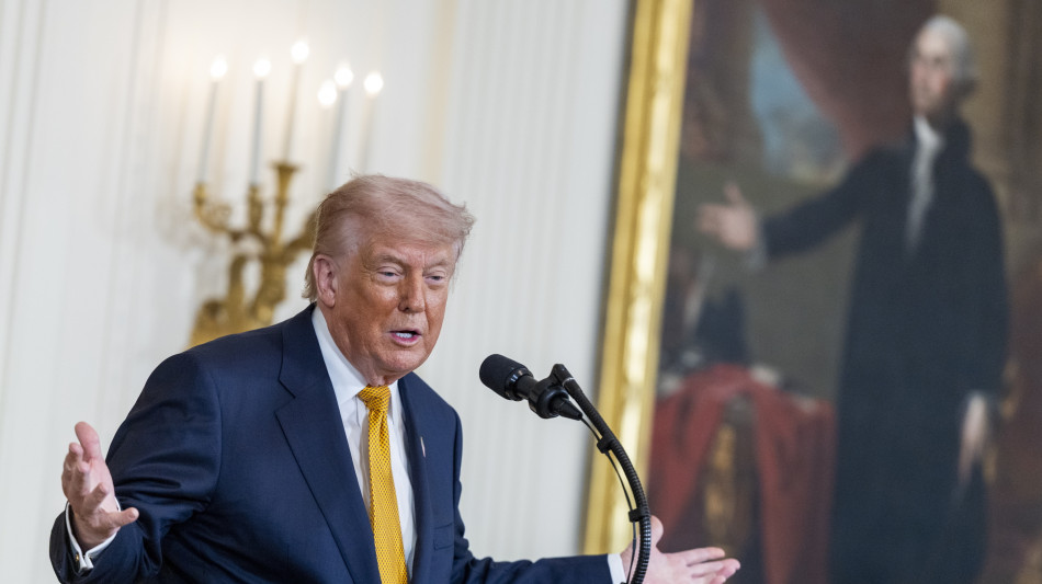 Trump, attacchi a Iran solo un 'colpetto', tregua resta in vigore
