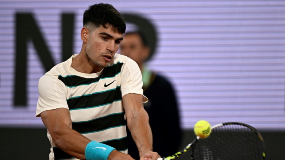 Alcaraz perde set, mas avança à 3ª rodada em Roland Garros