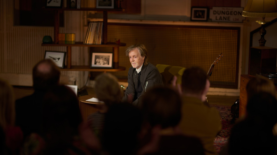 'The Boys of Dungeon Lane', McCartney canta il mondo prima dei Beatles